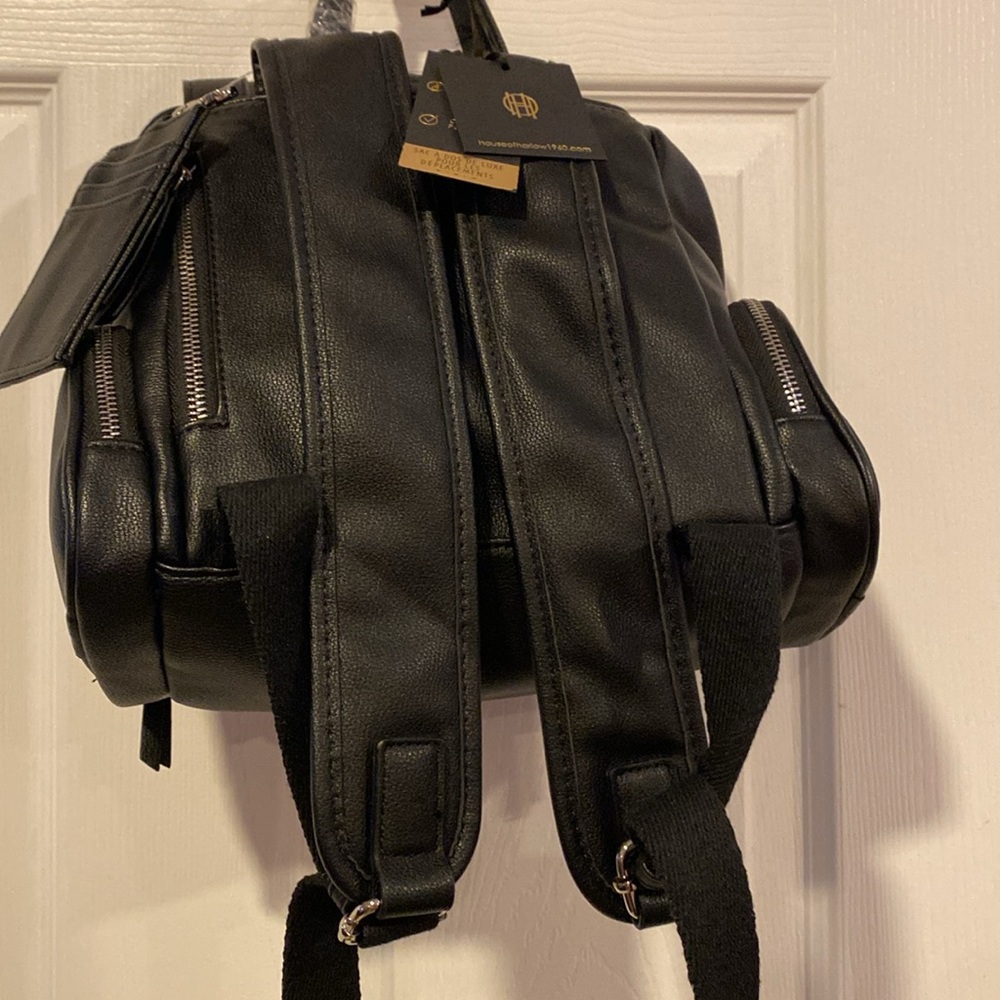 BNWT HOUSE OF HARLOW 1960 Chain Detail Faux Leather Black Women's Backpack - Picture 10 of 10
